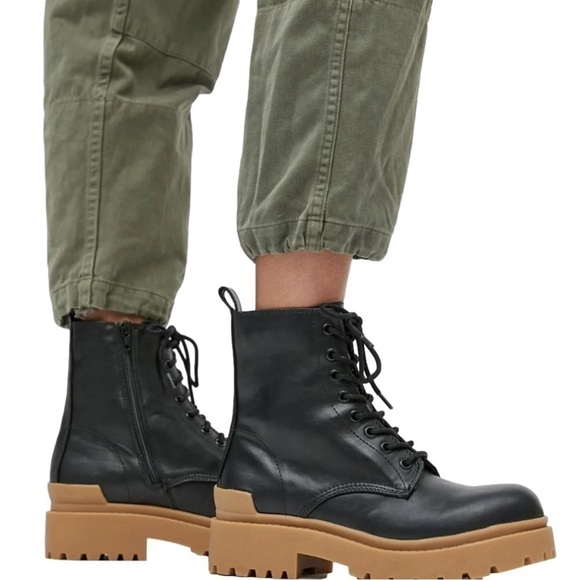 Urban Outfitters Brody Faux Leather Black Combat Boot Chunky Rubber Sole Size 8 - Picture 4 of 8